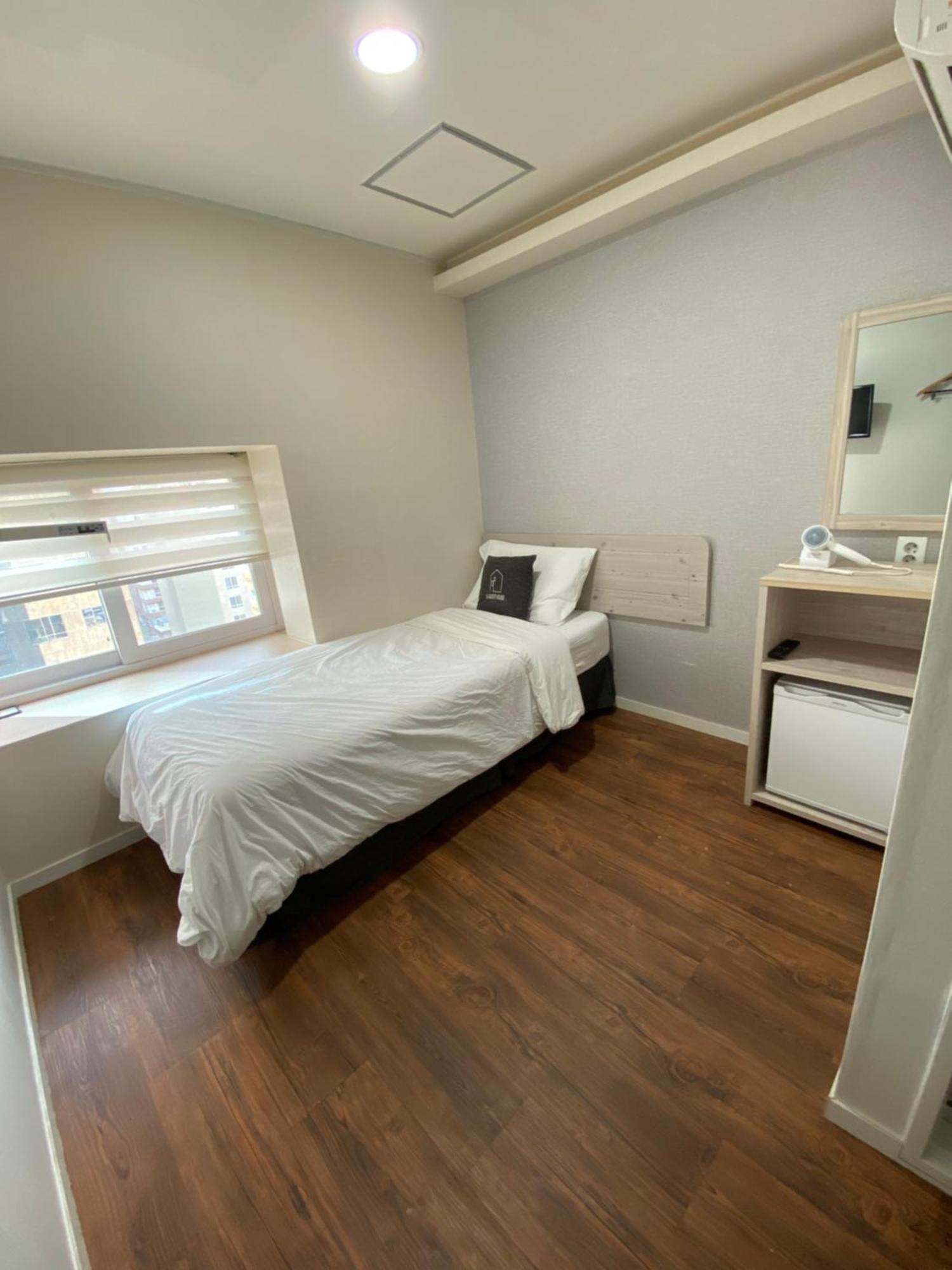 Grand Ewha Univ Hostel *